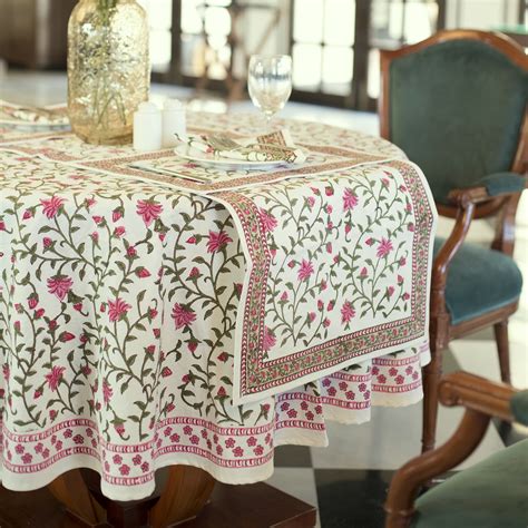 Tips for Choosing the Right Fabric for Your Table Magic Tablecloth